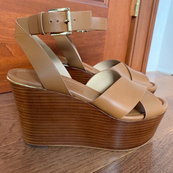 Michael Kors platform shoes size 7 - Picture 1 of 7